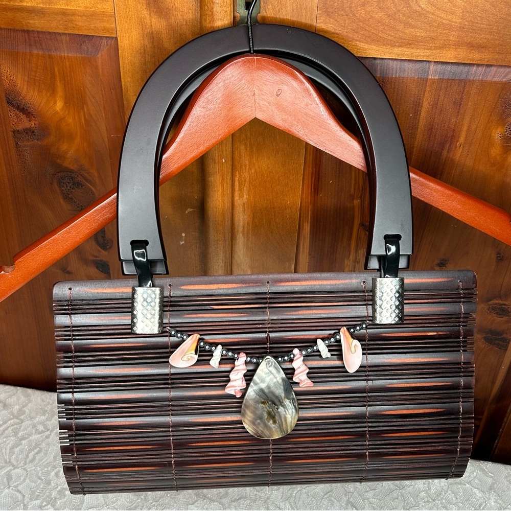 Hawaiian Bamboo VTG. Handbag w Wooden Handles & Decorative Shells Beachy Resort